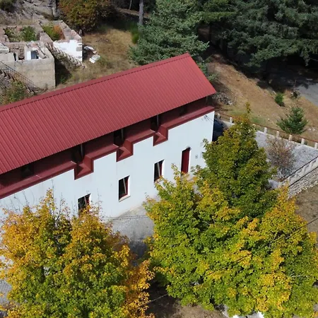 Golden Mountain, Nature House