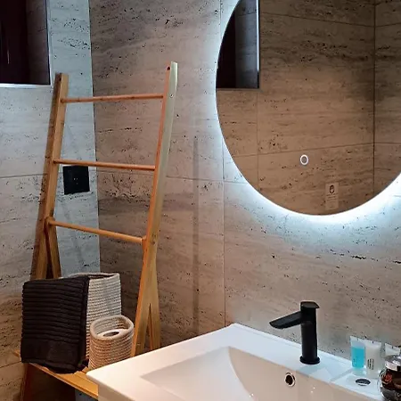 Golden Mountain, Nature House *