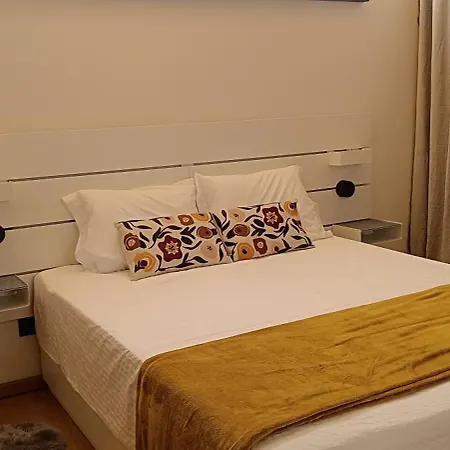 Golden Mountain, Nature House Manteigas