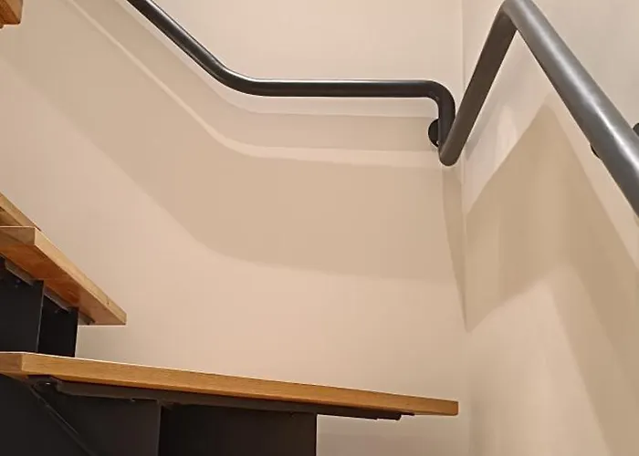 Golden Mountain, Nature House