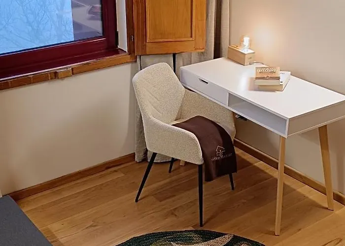 Golden Mountain, Nature House Manteigas